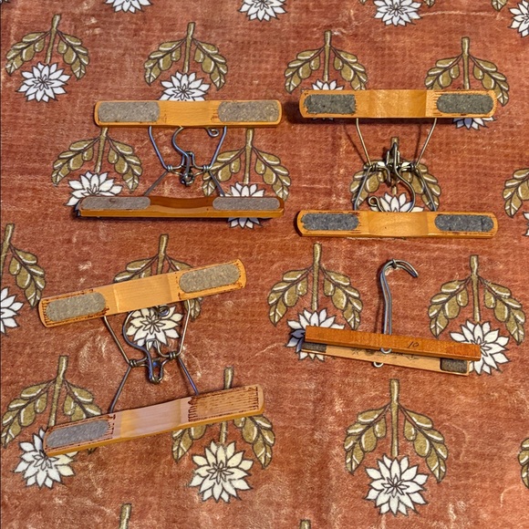 Vintage Setwell 4 Wooden Pant Hangers Set - Picture 5 of 7